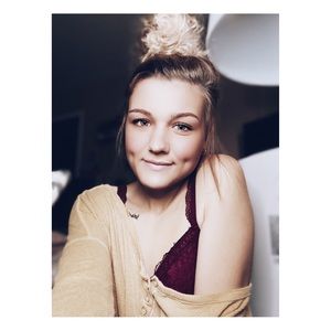 Meet your Posher, Emma